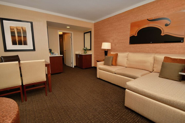 Room 37 of 103
