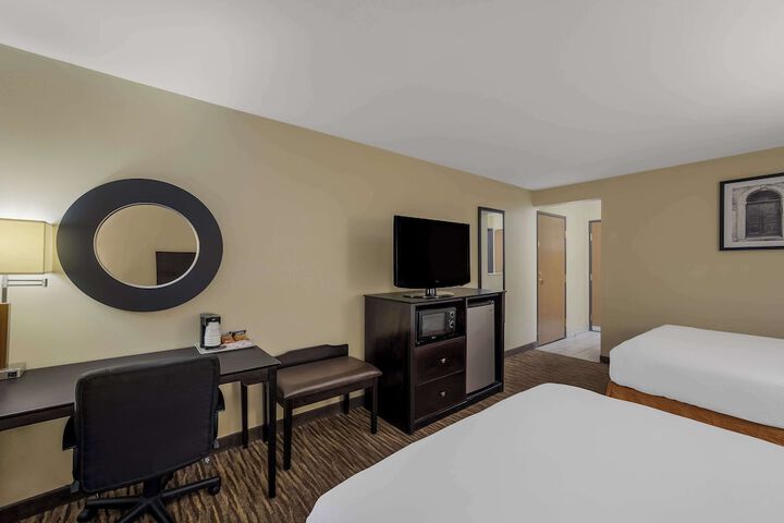 Room 10 of 25