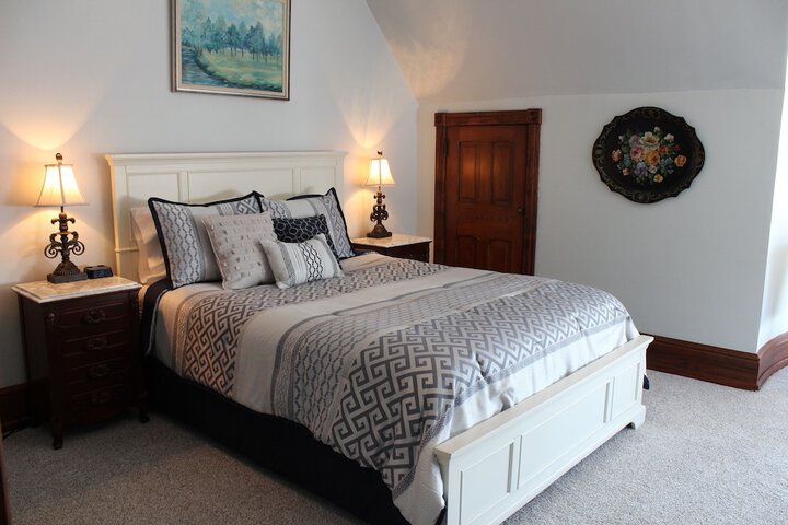 The Gage Mansion B & B