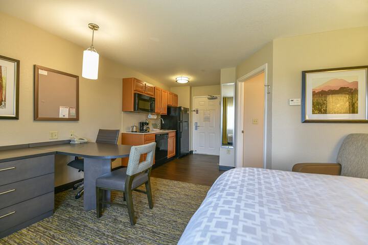 Room 18 of 34