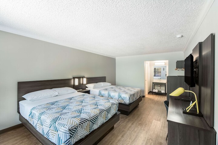 Room 17 of 26
