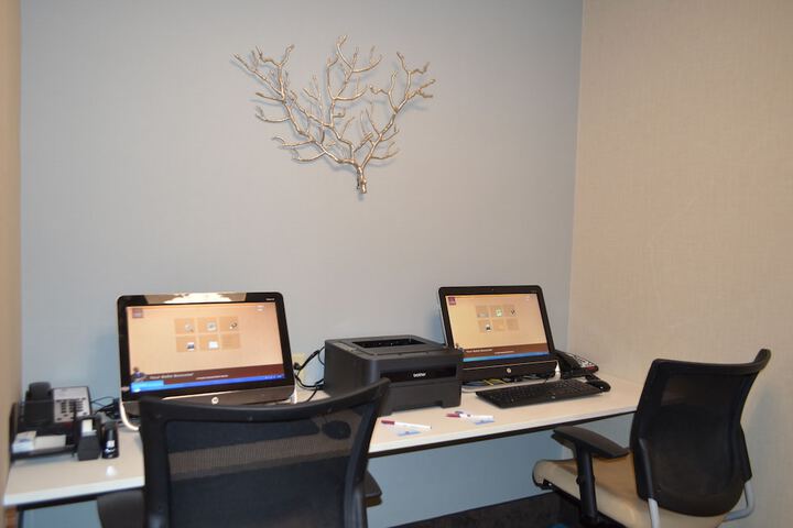 Business Center 88 of 91
