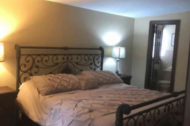 Room 18 of 28