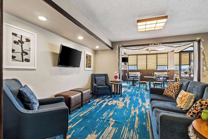 Hotel Interior 11 of 33