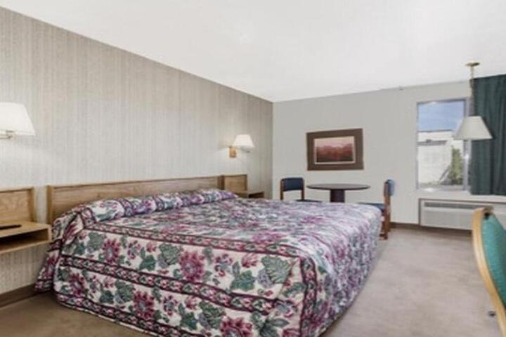 Travelodge by Wyndham Green River UT
