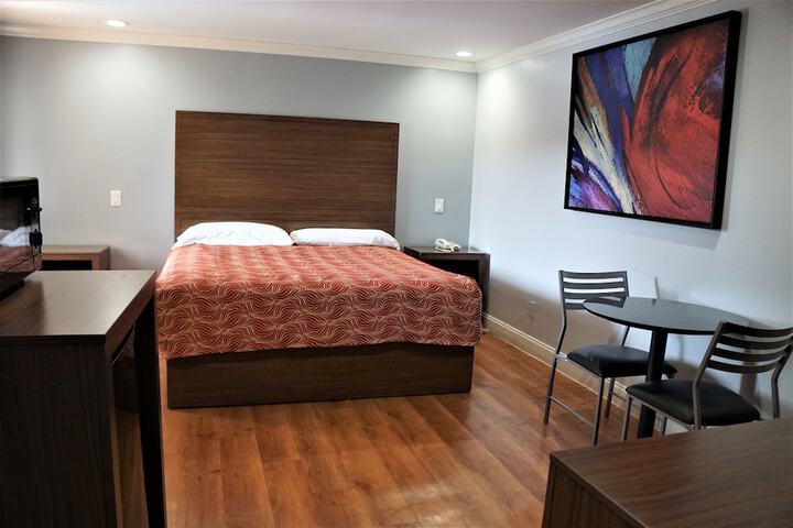 Room 32 of 40