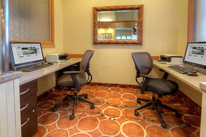Business Center 50 of 52