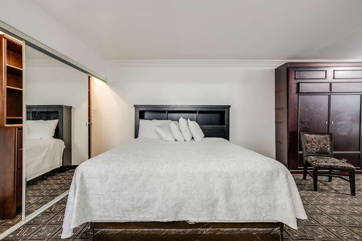 Room 16 of 31
