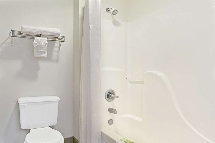 Room 17 of 19