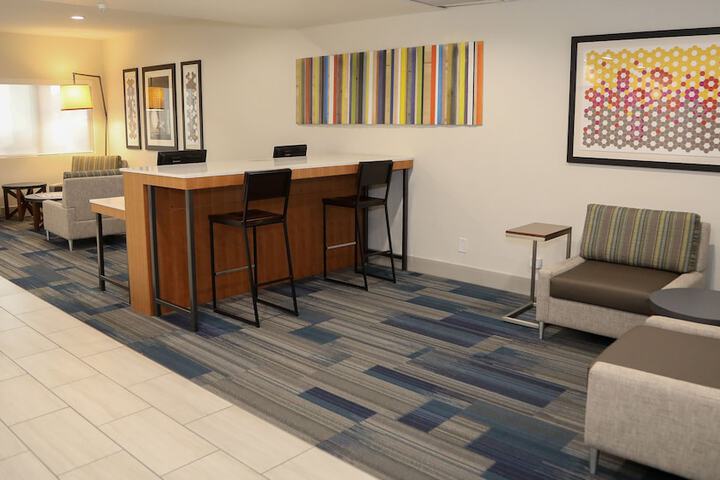 Hotel 4 of 77
