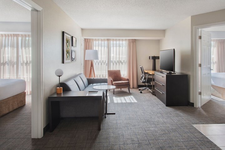 Room 15 of 22
