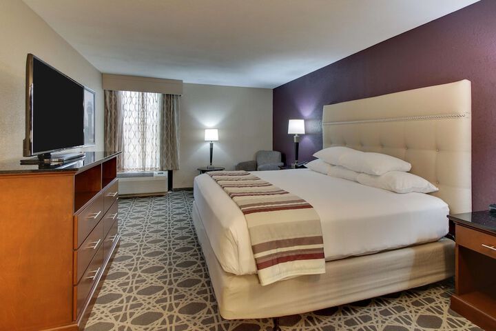 Room 32 of 50