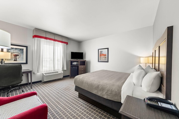 Quality Inn & Suites Pearsall