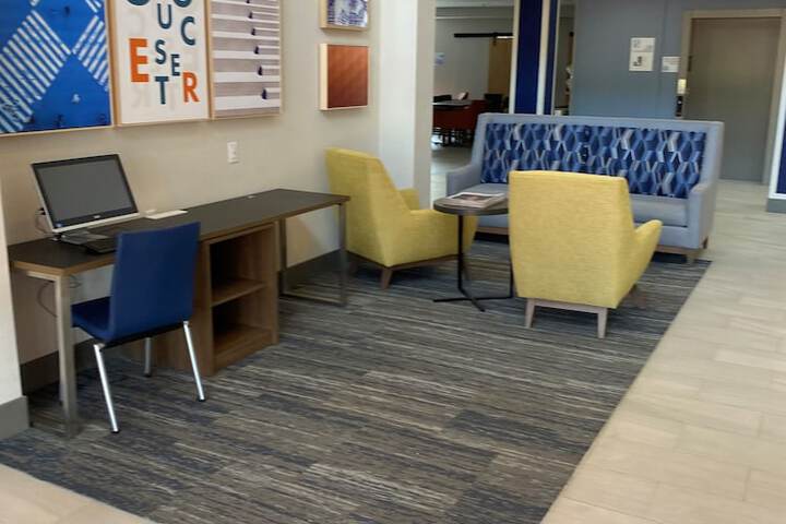 Business Center 36 of 36