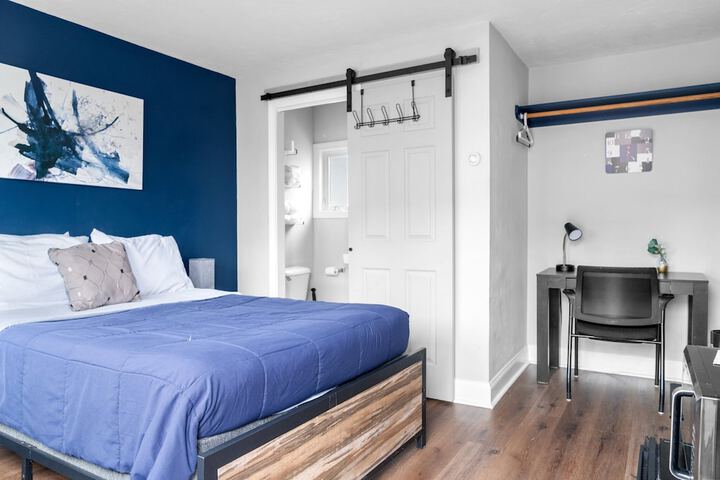 Room 9 of 31