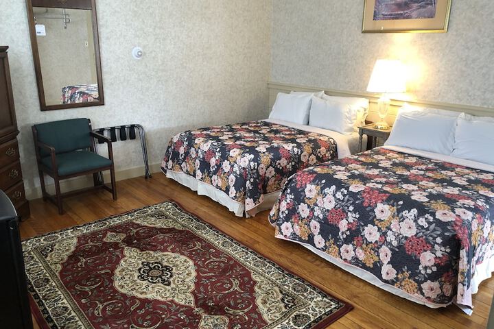 Room 25 of 28