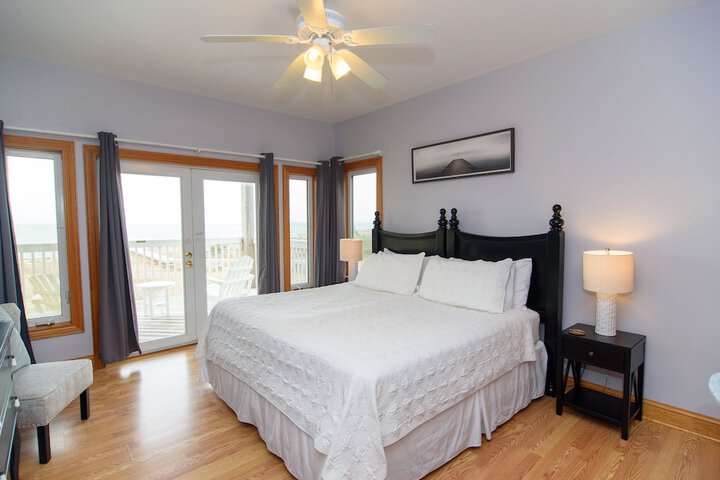 Room 44 of 187