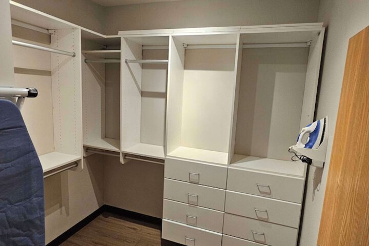 Room 21 of 37