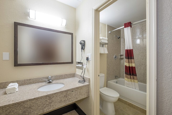 Room 12 of 28
