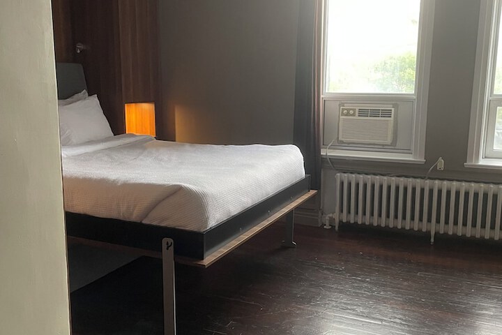 Room 20 of 37