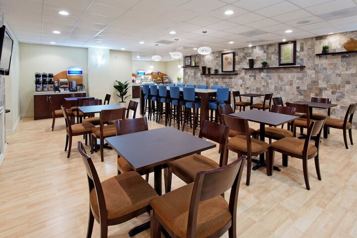 Holiday Inn Express Benicia by IHG