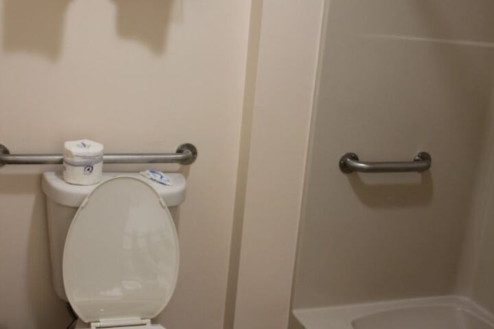 Room 18 of 32