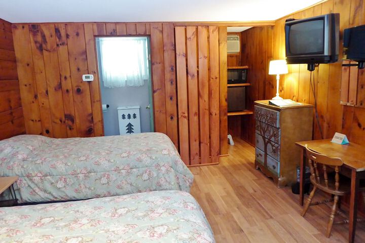 Room 8 of 11