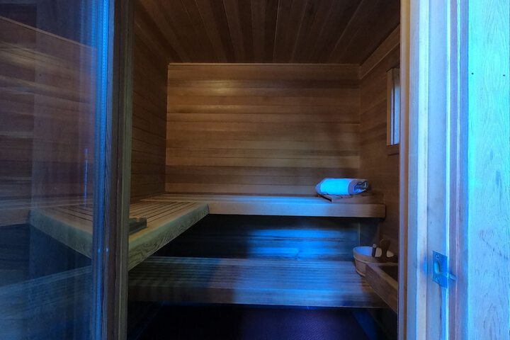 Room 104 of 143