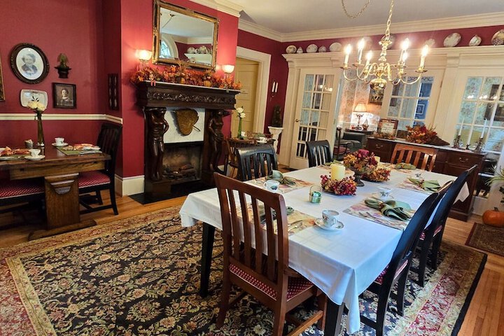 Dining 84 of 107