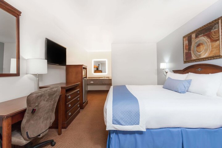 Room 12 of 14