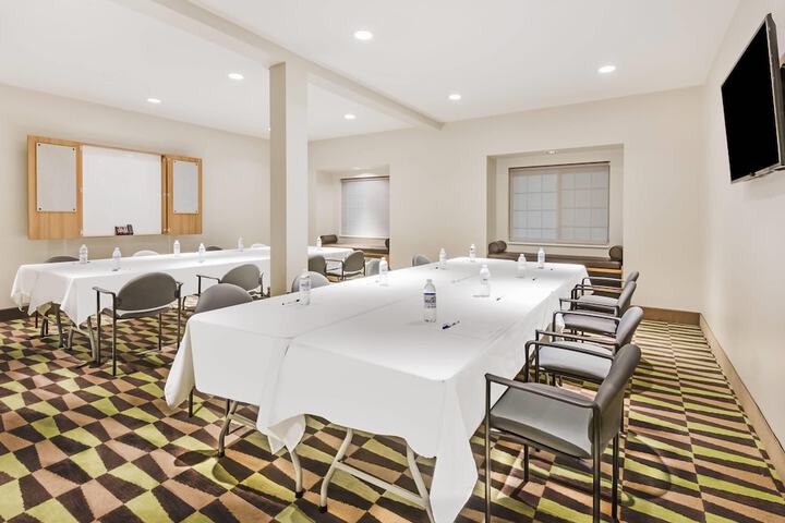 Microtel Inn & Suites by Wyndham Beaver Falls