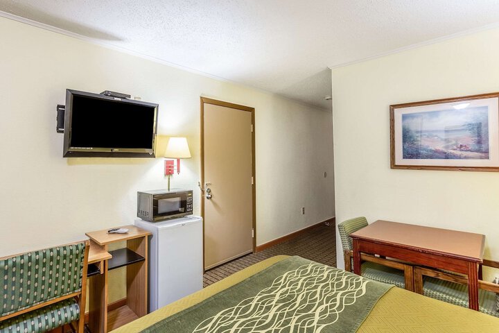 Room 16 of 25