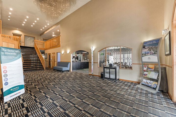Quality Inn & Suites Portage Central