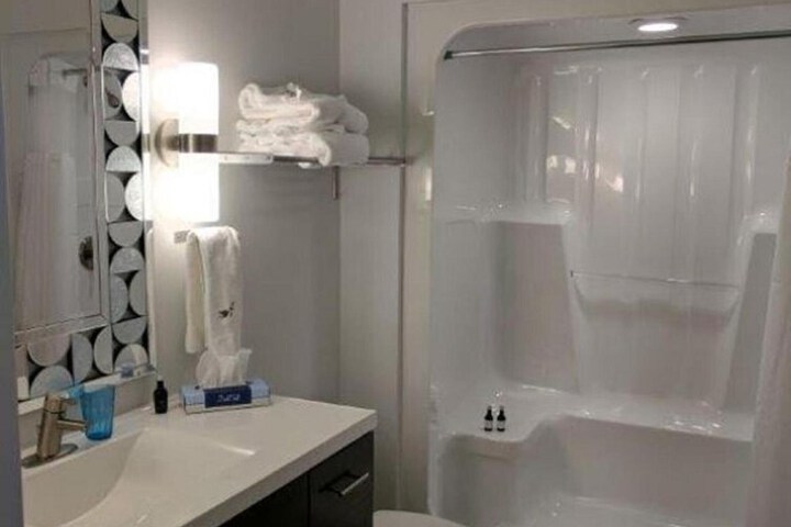 The Acorn Suites