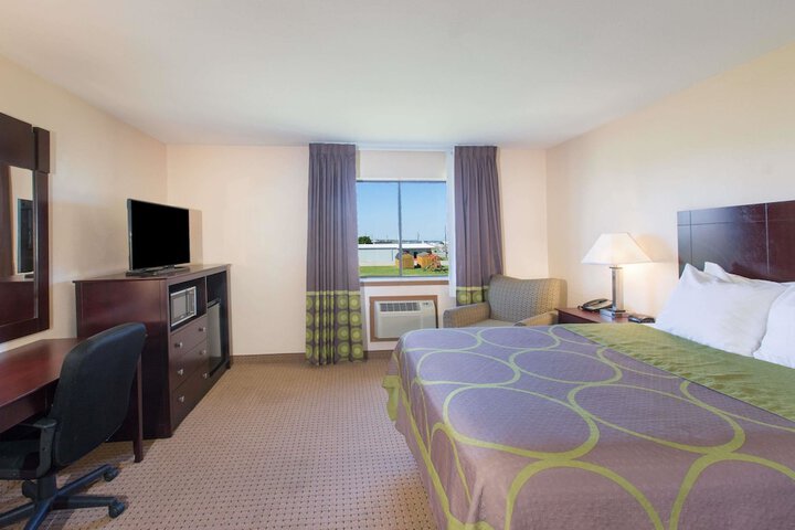 Room 12 of 14