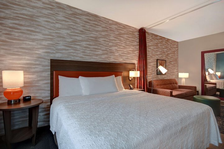 Room 28 of 34