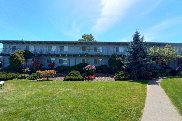 Hotel Exterior 125 of 128