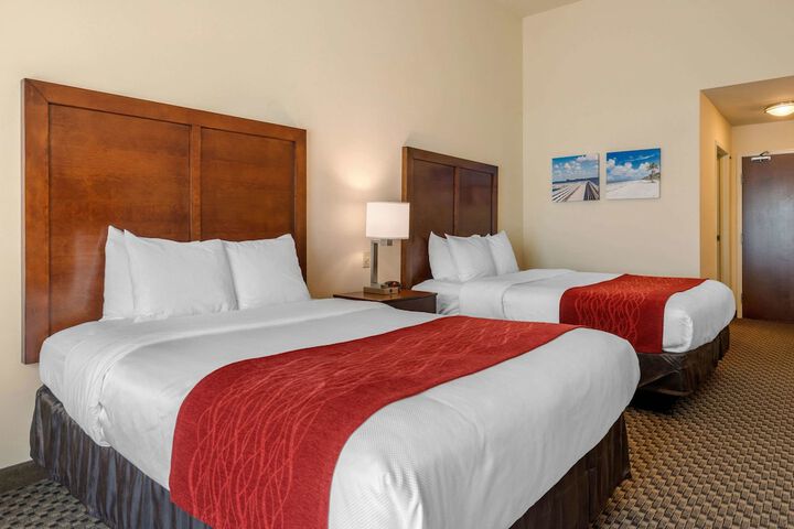 Comfort Inn & Suites Fort Myers Airport