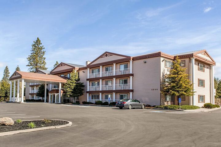 Hotel 3 of 85