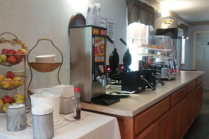Breakfast/Coffee Service 70 of 87