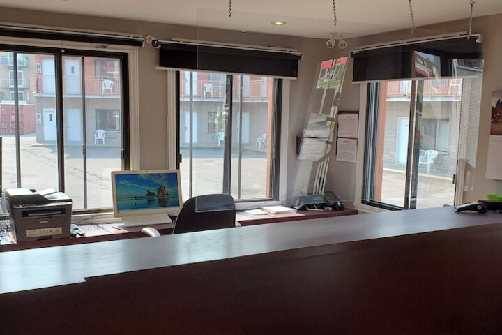 Falcon Motel Brossard