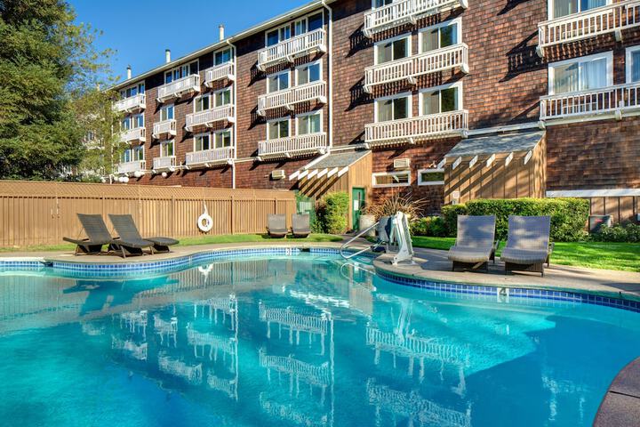 Pool 4 of 23