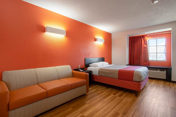 Room 15 of 30