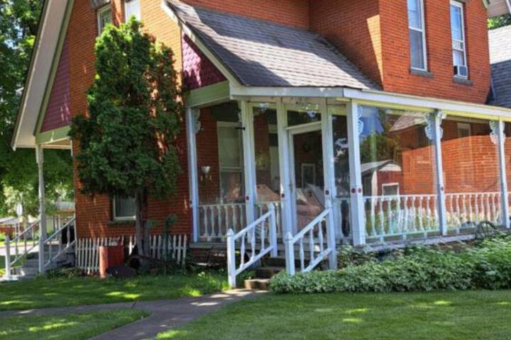 The Mays Place Bed and Breakfast