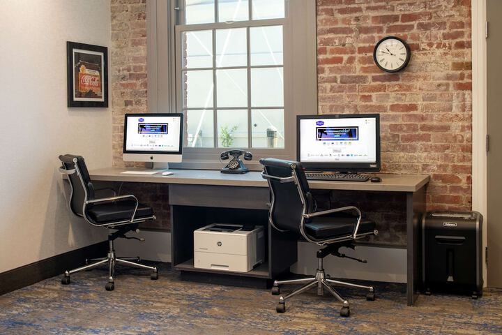 Business Center 39 of 40