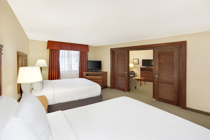 Room 33 of 61