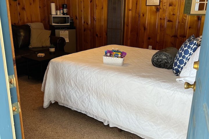 Room 145 of 236