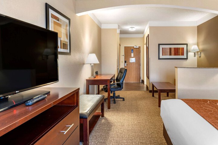 Comfort Suites Linn County