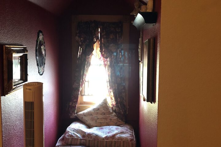 Room 168 of 289