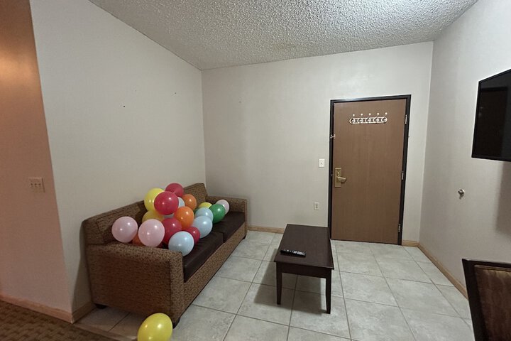 Room 6 of 20